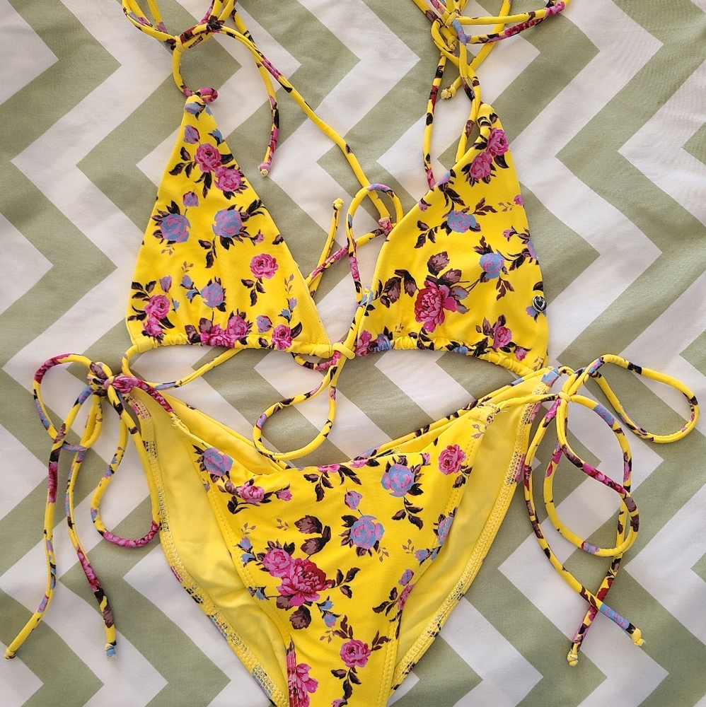 For love and lemons paulina set